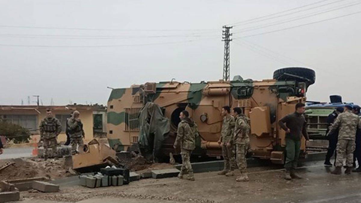 Hatay'da zırhlı askeri araç devrildi: 3 asker yaralı