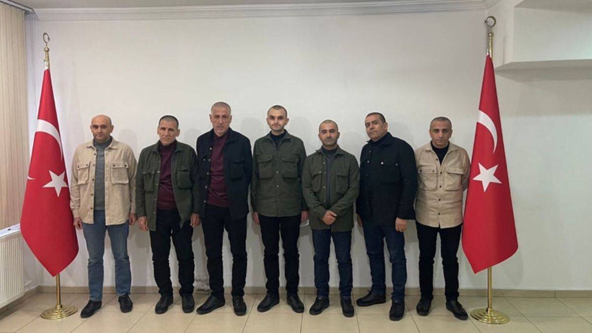 Libya'da 2 yıldır alıkonulan 7 Türk vatandaşı kurtarıldı