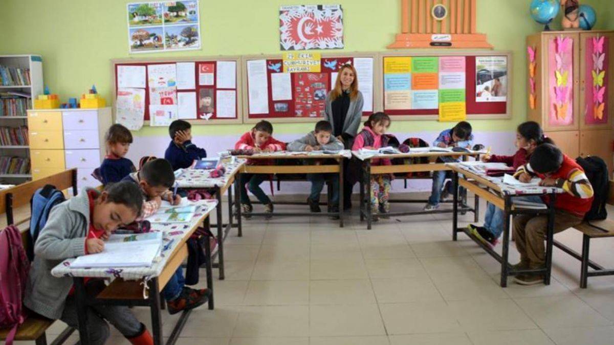 24 Kasım'da okul var mı? 24 Kasım Öğretmenler Gününde ders var mı? Ana okulu, ana sınıfı ve kreşlerde okul kapalı mı?