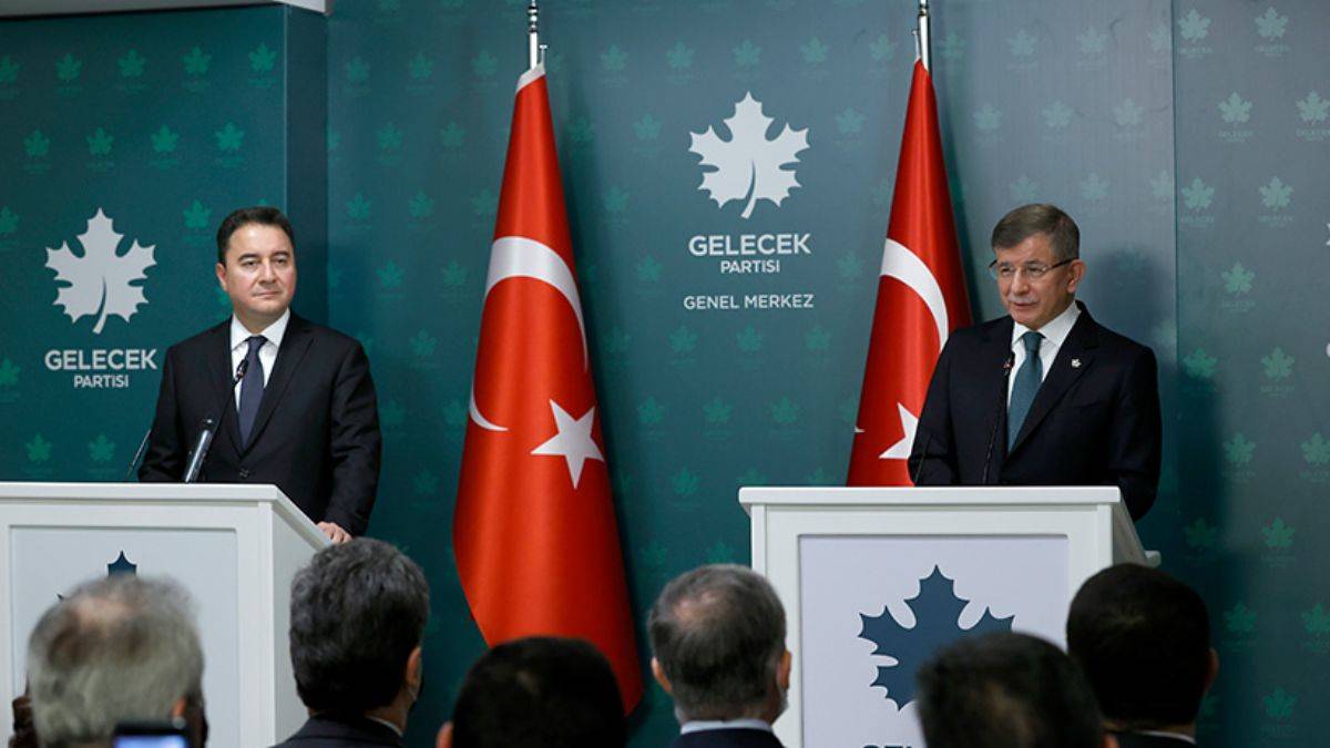 Babacan ve Davutoğlu'ndan dolar tweeti