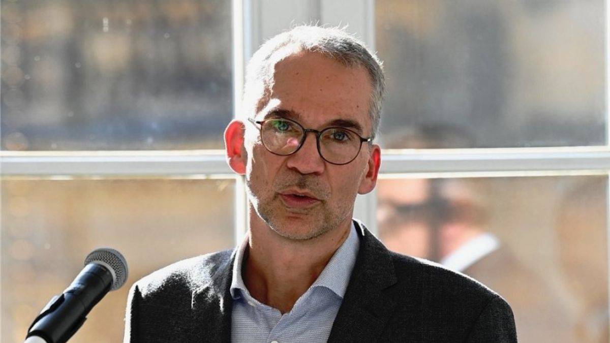 ‘COVID-19 aşısı bir soykırımdır’ diyen Alman doktor intihar etti