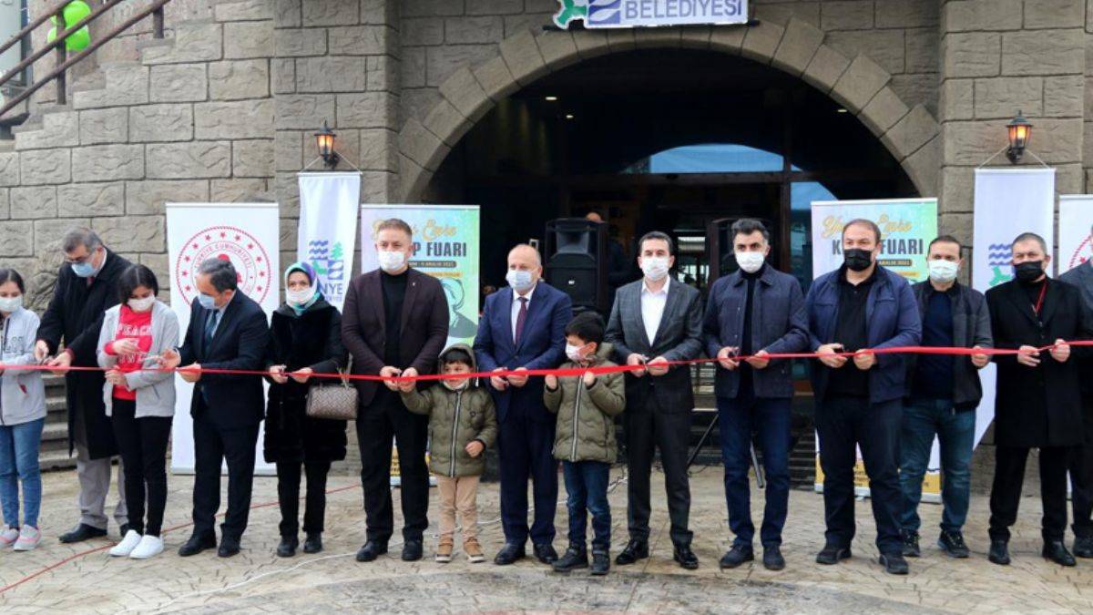 Ünye Yunus Emre Kitap Fuarı kapılarını açtı