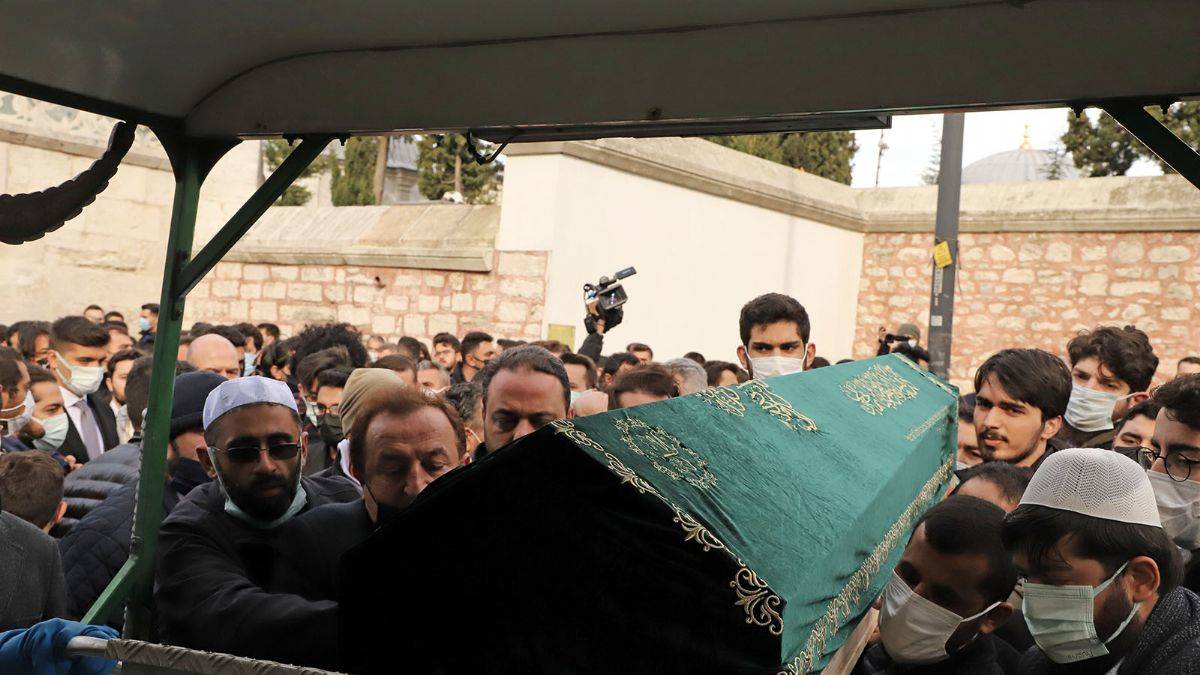 Gençler, gözyaşlarıyla uğurlandı