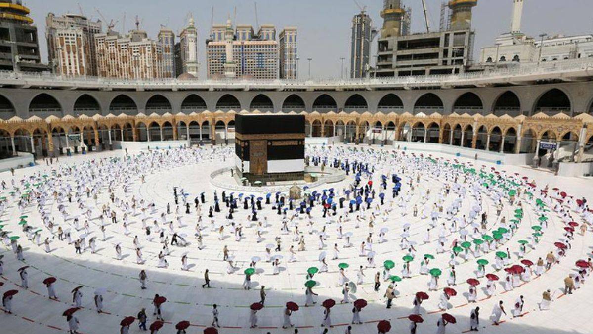 Suudi Arabistan'dan Umre kararı: Onaylı aşı ve PCR şartı uygulaması hayata geçirildi