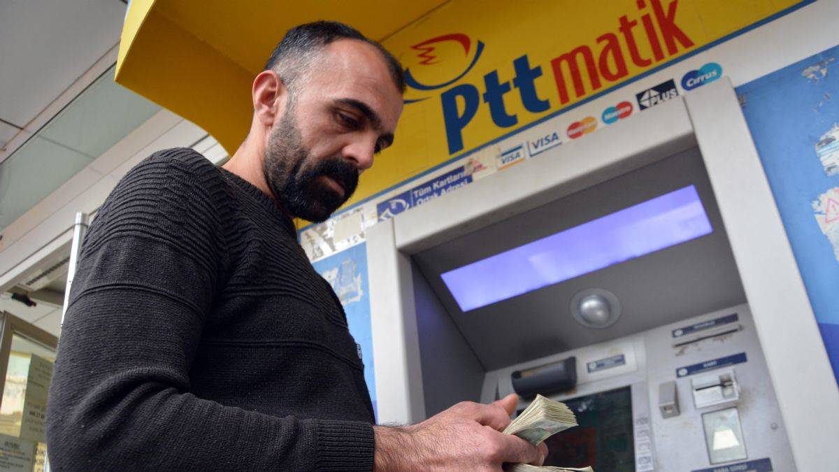 Hesaplarına fazla yatan 41 bin 180 TL'yi iade ettiler