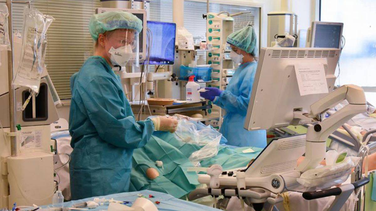 Korona aşısını buldular, ölümleri durduramadılar! Günlük en yüksek ölüm: 446 can kaybı