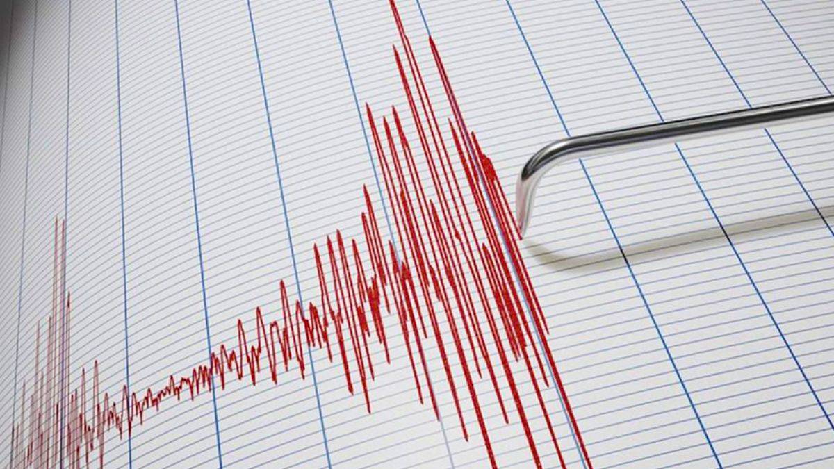 İzmir'de 3.9 büyüklüğünde deprem