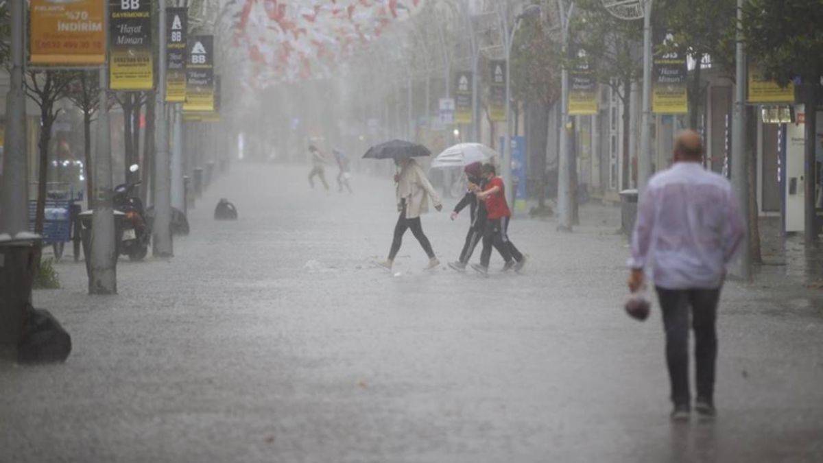 Meteoroloji sarı kodla uyardı: Lodos ve aşırı yağış geri dönüyor!