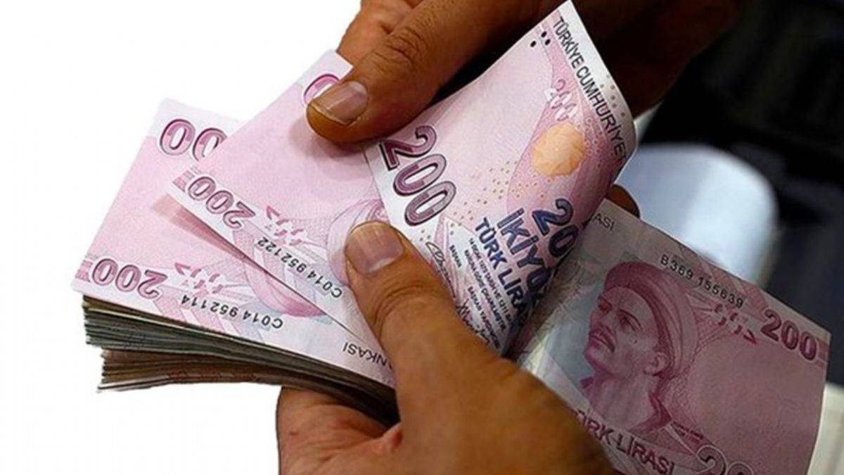 Hekimlerden sonra diğer sağlık çalışanlarına da zam geliyor