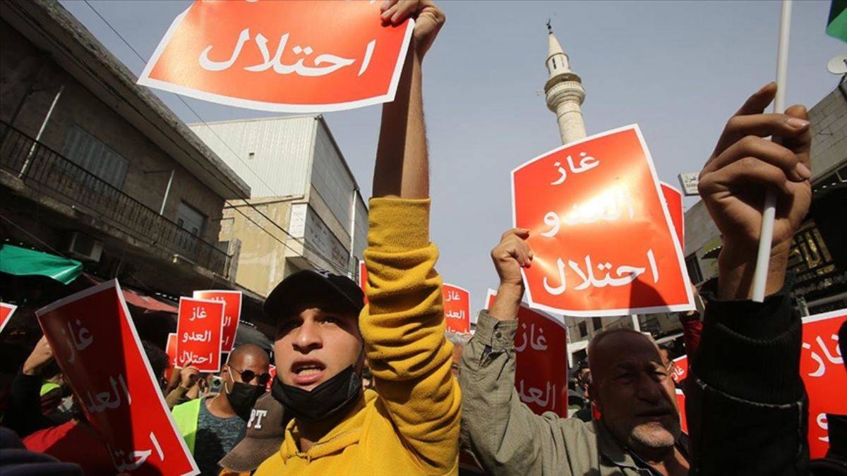 Ürdünlüler İsrail ile anlaşmayı protesto etti