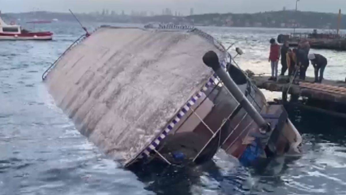 Beykoz'da lodos tekne batırdı