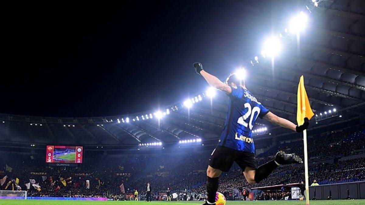 Hakan Çalhanoğlu'ndan ağızları açık bırakan muhteşem gol