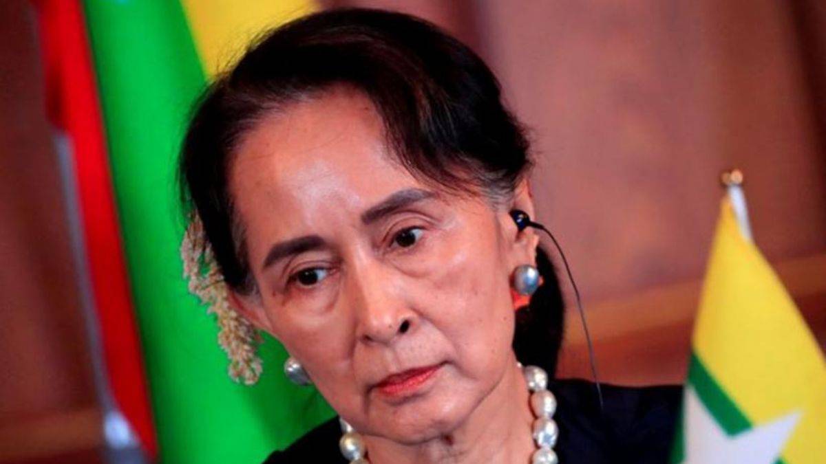 Darbeyle görevden alınan eski lider Aung San Suu Kyi, 4 yıl hapis cezasına çarptırıldı