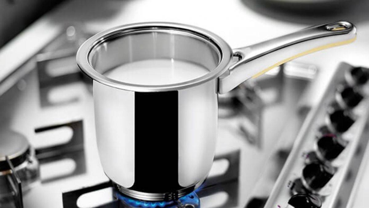 Süt kaynattığınız tencereye tereyağı sürerseniz...