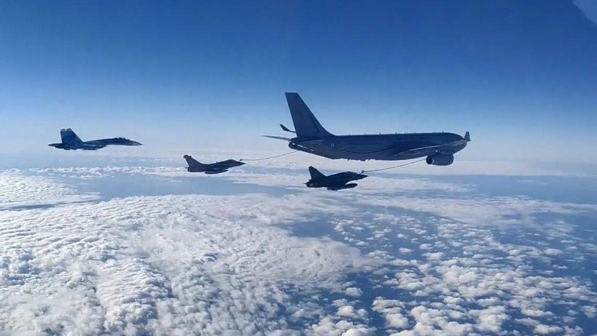 Rus savaş uçakları, Fransız savaş uçaklarını sınırdan uzaklaştırdı