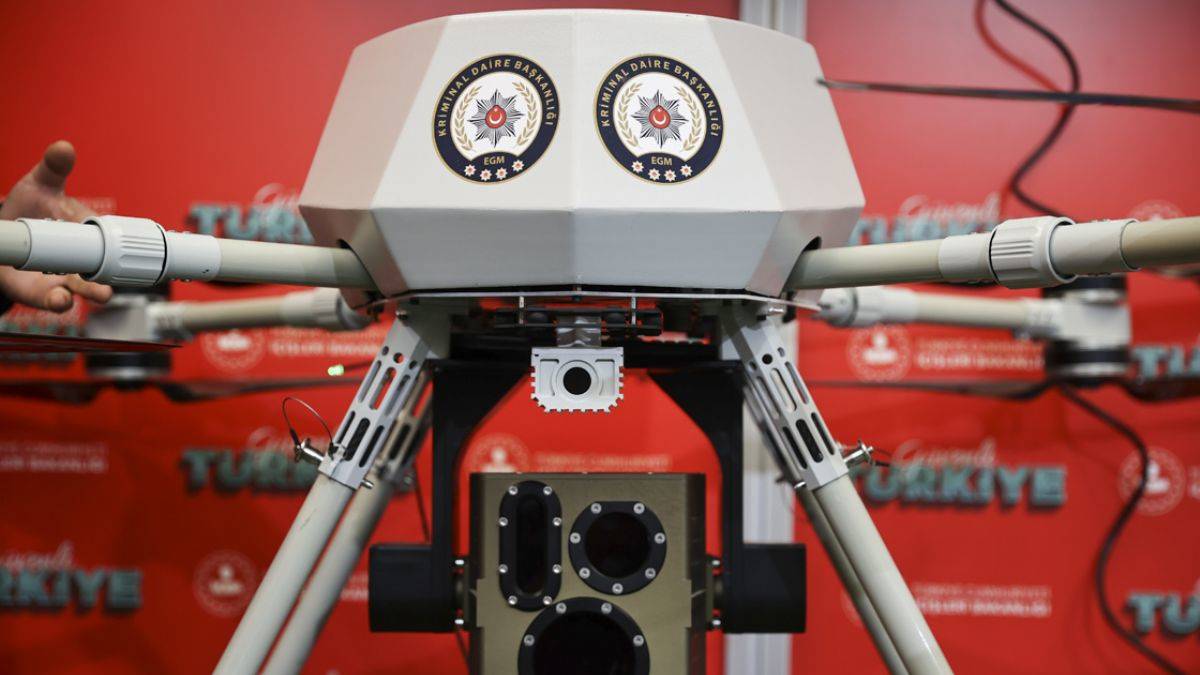 Dünyanın ilk lazer silahlı dronu 'Eren'