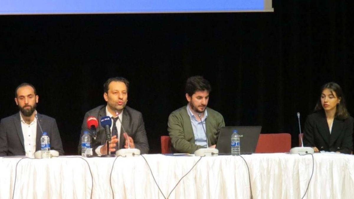 ''Çözümsüzlüğe Çözüm Arayışları'' paneli düzenlendi