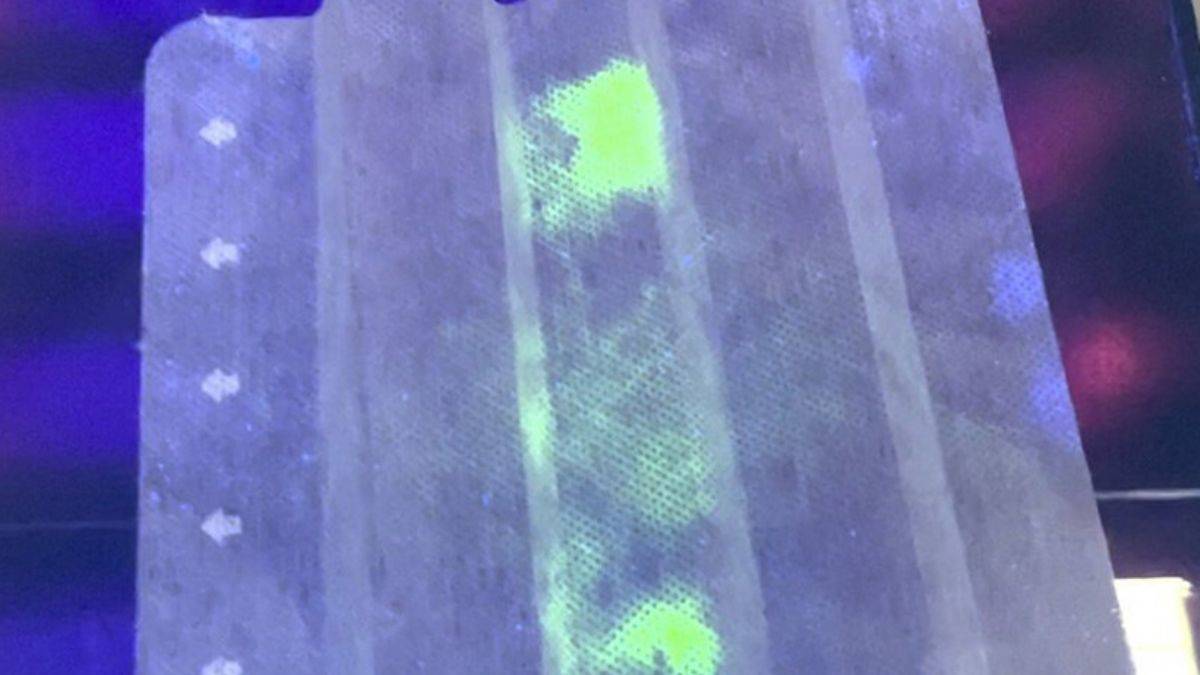 Koronavirüsü gösteren maske icat edildi