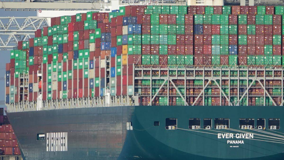 'The Ever Given' tekrar Süveyş Kanalı’nda