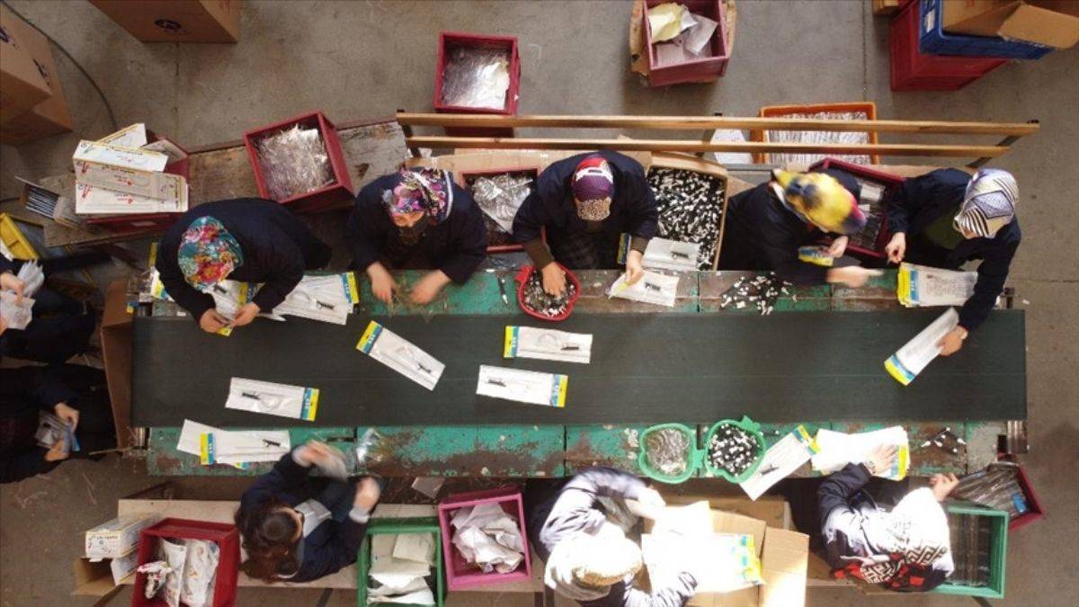 Baba mesleği kırtasiyeciliği büyüttü, 65 ülkeye ihracat yapıyor