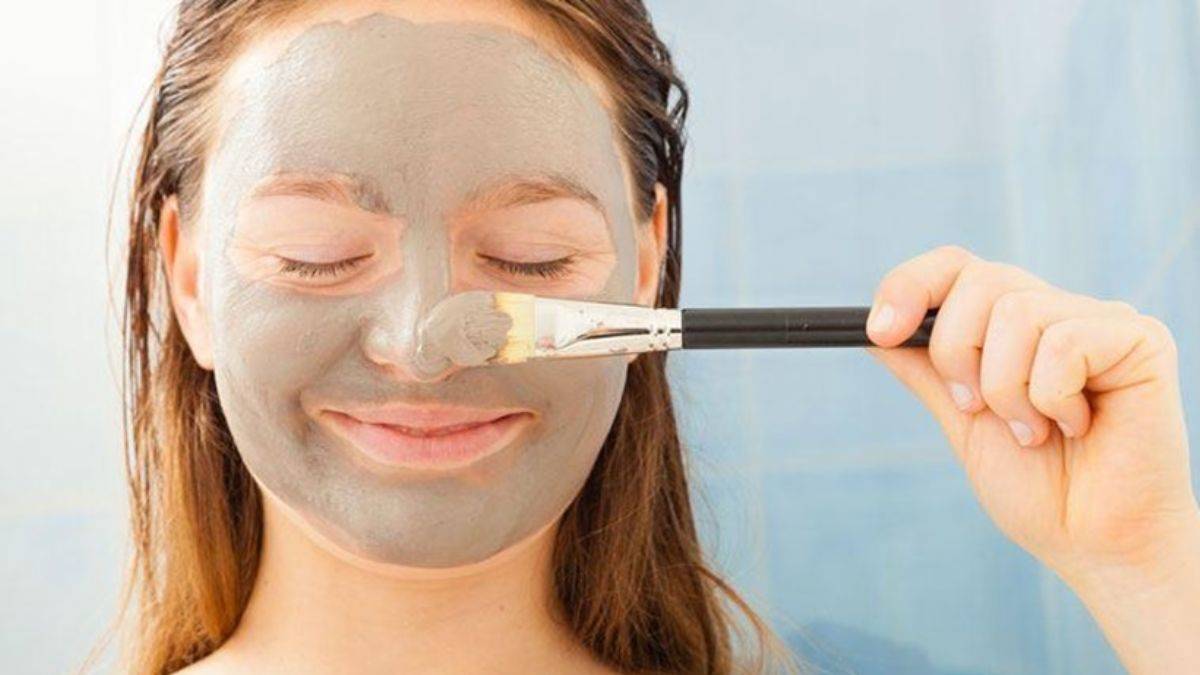 Yeşil çaylı maske sayesinde siyah noktalarla vedalaşın!