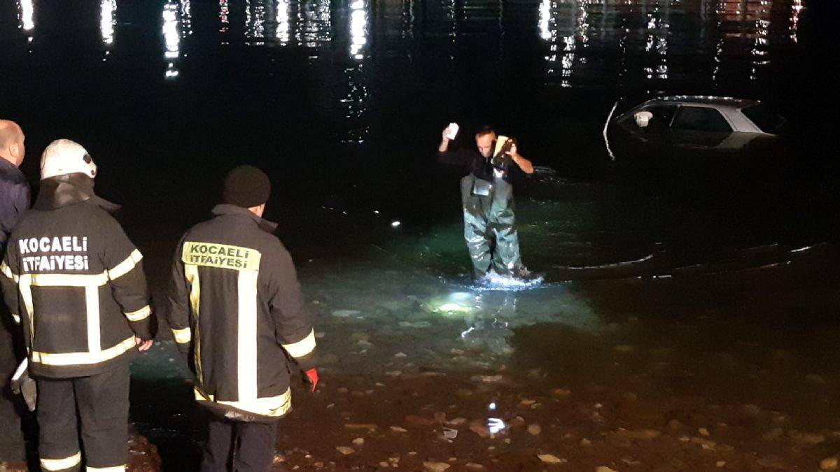 Aracını denize sürdü, hatırlamadığını söyledi
