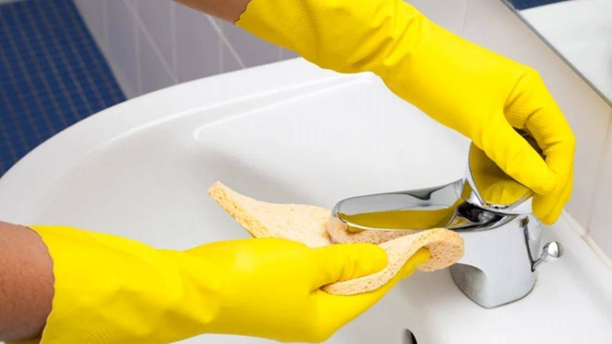 Lavabonuzdaki kireç lekelerini silmek için...