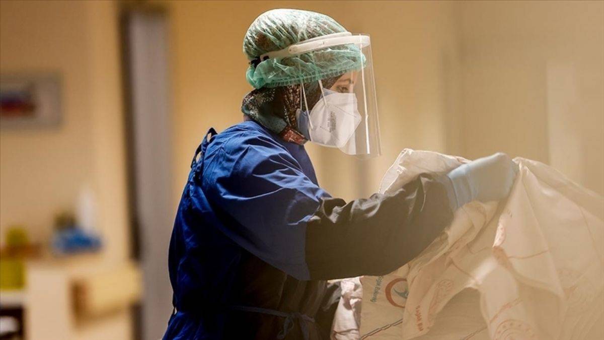 21 bin 477 kişinin Kovid-19 testi pozitif çıktı