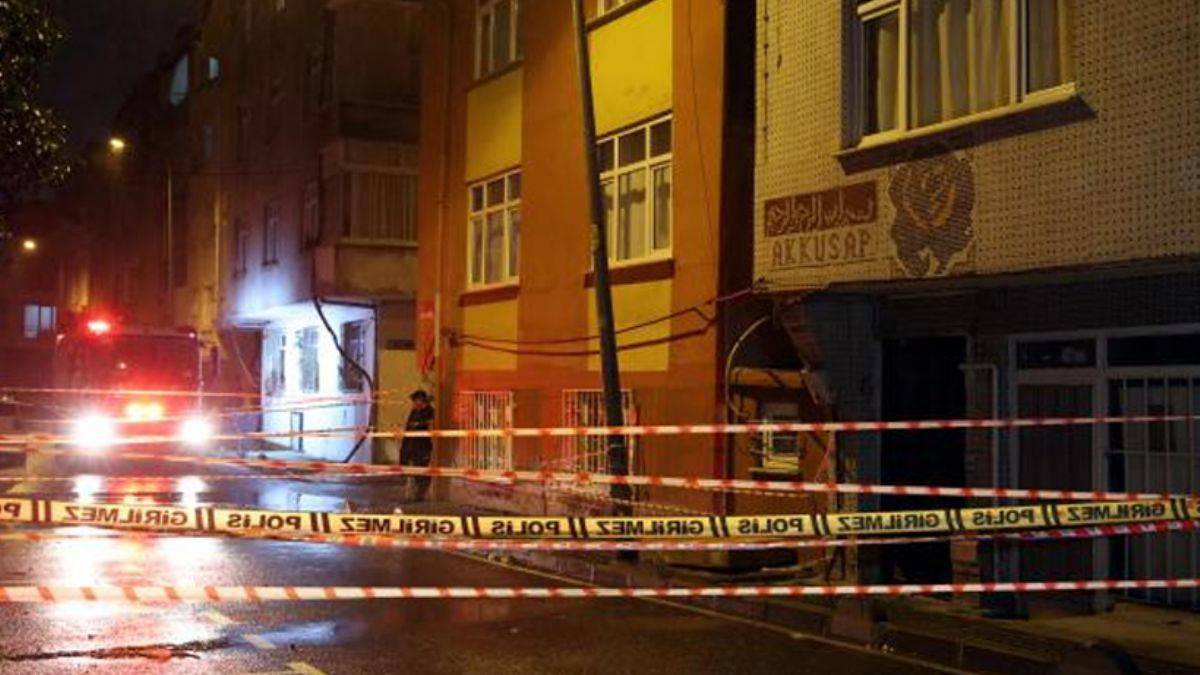 Bağcılar'da iki bina yıkılma tehlikesi nedeniyle boşaltıldı