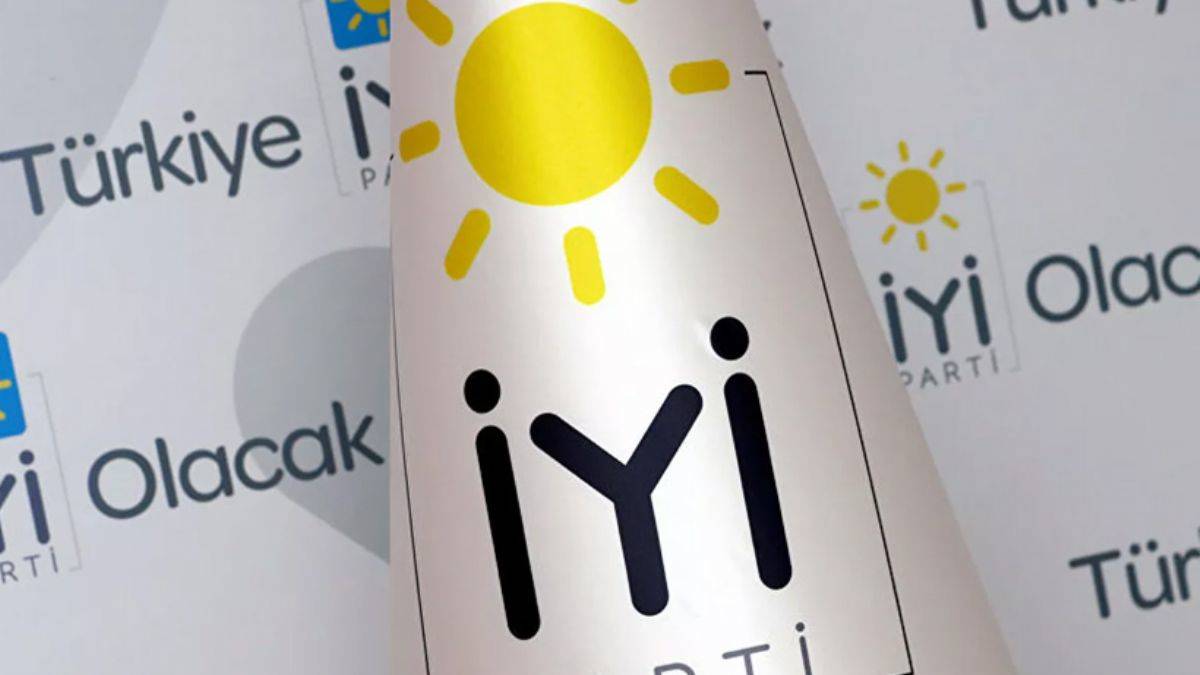 İYİ Parti'de 10 başkan görevden alındı