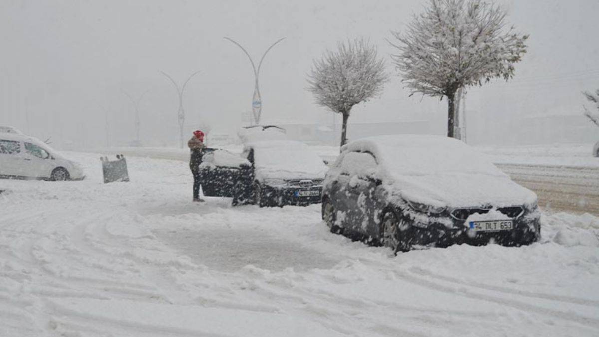 Doğu'daki 4 ilde 306 yerleşim birimine ulaşım sağlanamıyor