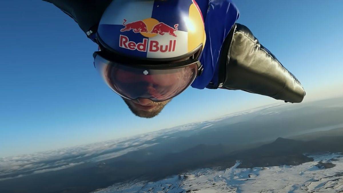 Yanardağın içinden geçti!