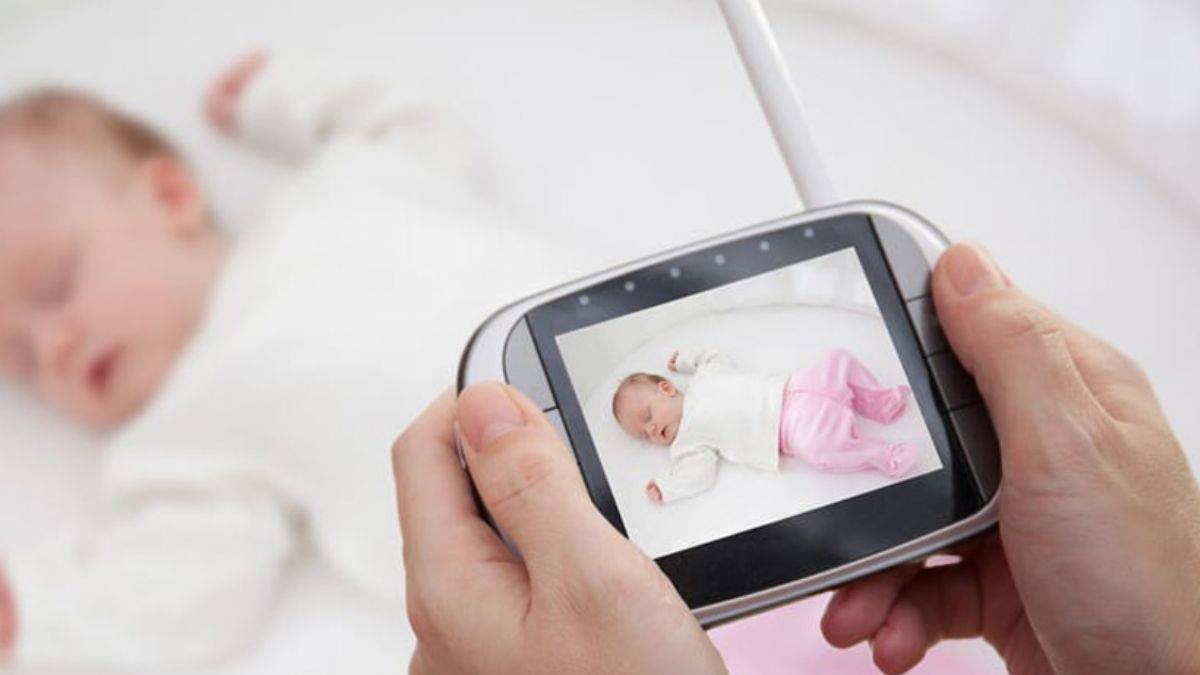 Ebeveynler dikkat! Bebek kameralarındaki büyük tehlike