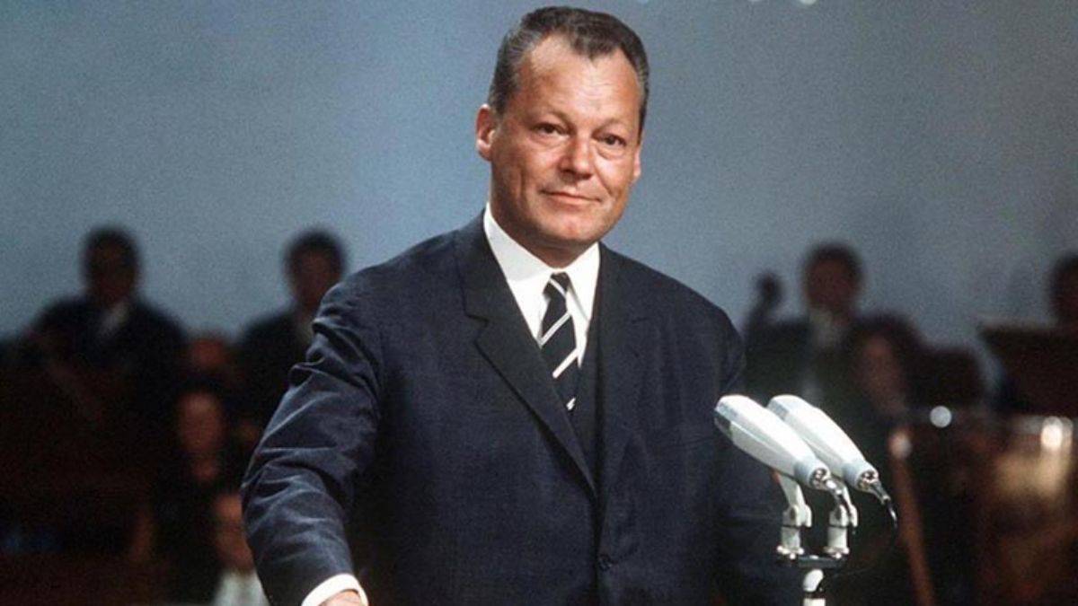 Almanya'yı sarsan iddia! Eski başbakan ABD istihbaratı için 'muhbirlik' yapmış