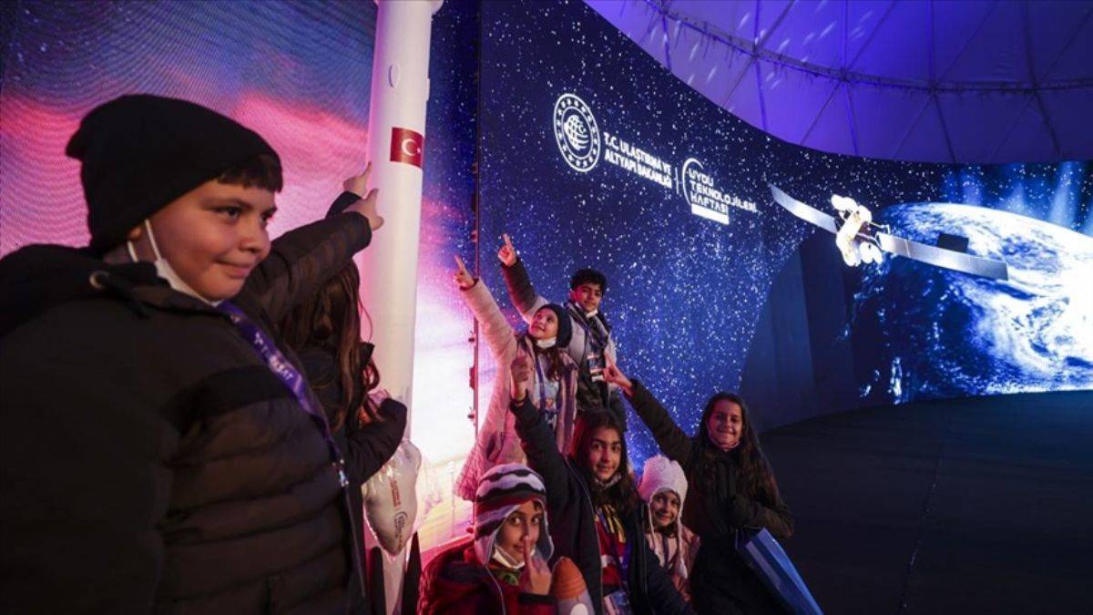 TUSAŞ’tan uydu ihracatı açıklaması