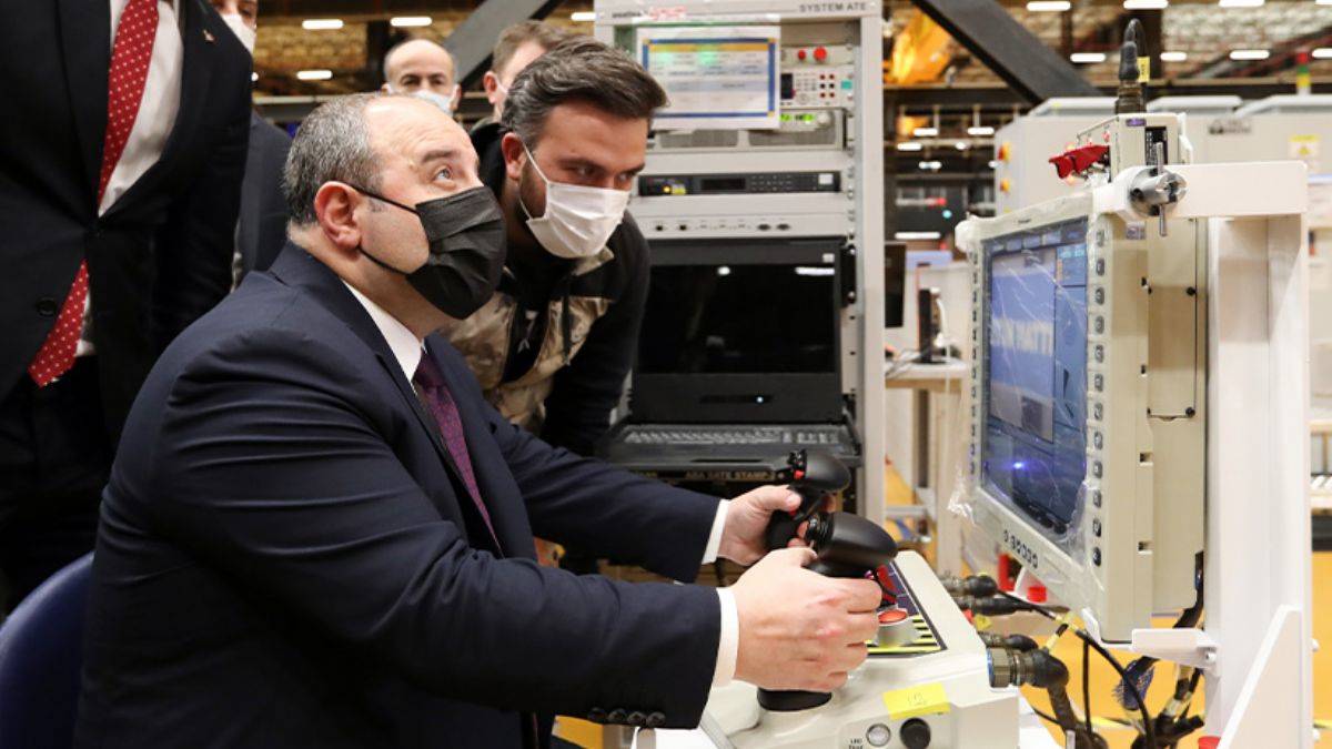 Bakan Varank, stabilize silahlı kule sistemini test etti