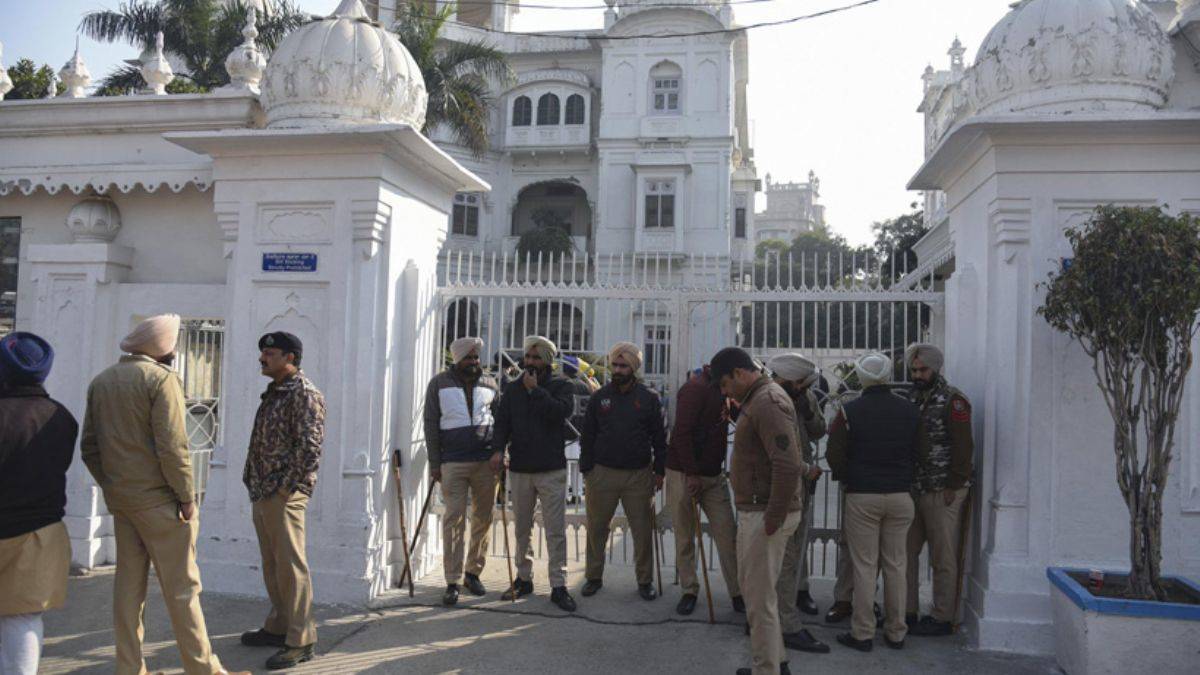 Hindistan'da 2 kişi tapınakta dövülerek öldürüldü