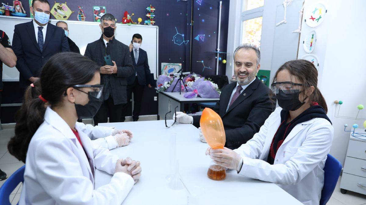 Eğitimde çıta Büyükşehir'le yükseliyor