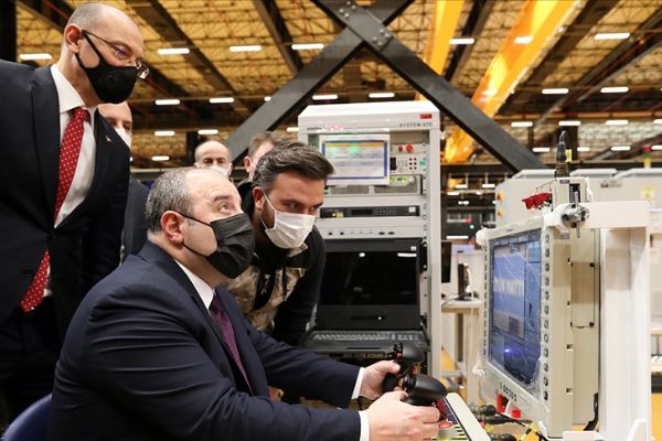 Bakan Varank, stabilize silahlı kule sistemini test etti