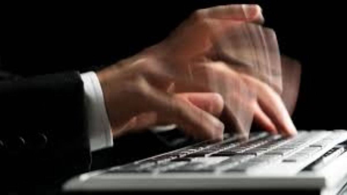 Klavyede nasıl hızlı yazı yazılır? 10 parmak klavye ne demek?