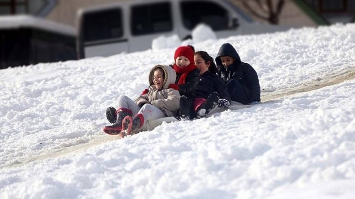 Sivas'ta yarın okullar tatil mi? Sivas'ta 21 Aralık okul tatil edildi mi? Sivas'ta kar tatili olur mu?