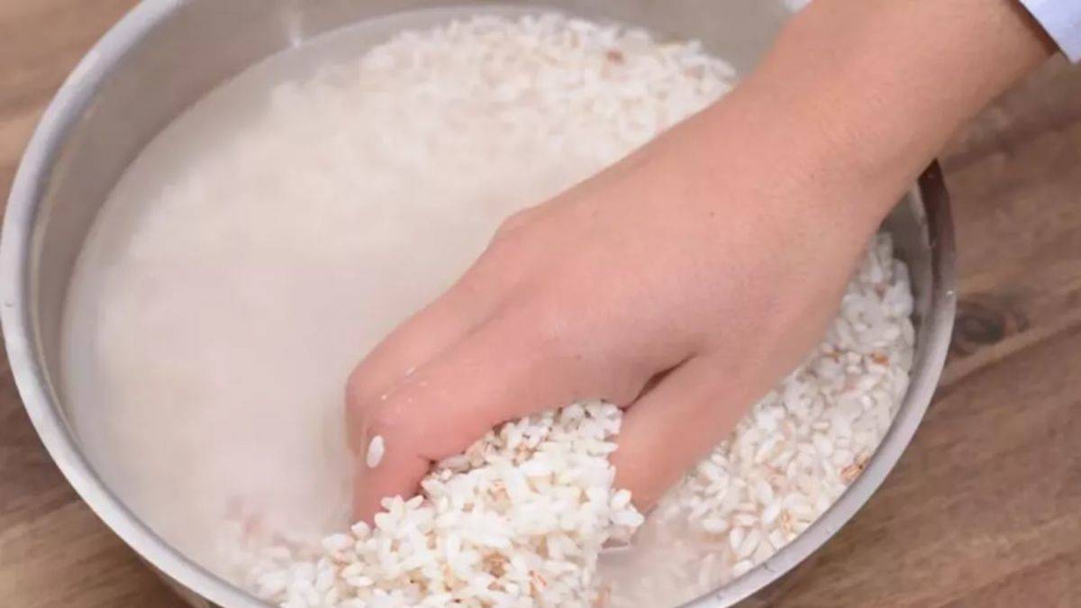 Siyah noktalardan kurtulmak için pirinç suyunu lavaboya dökmeyin!