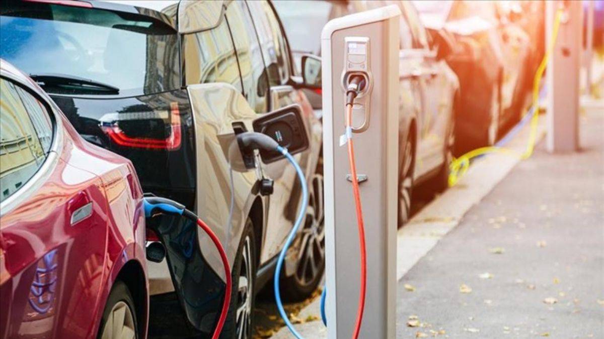 Elektrikli araç düzenlemesi ne getiriyor? Bakanlıklar elektrikli araç konusunda hazırlıklı mı?