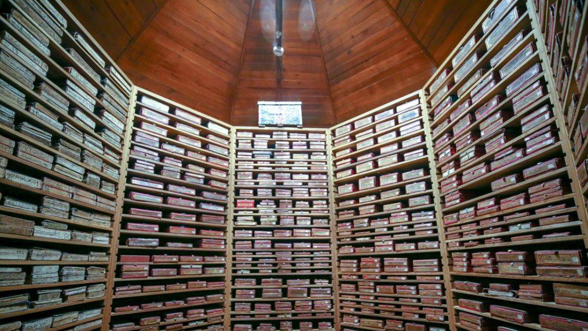 İzmir’in ‘dokunulmaz’ kitaplı kütüphanesi