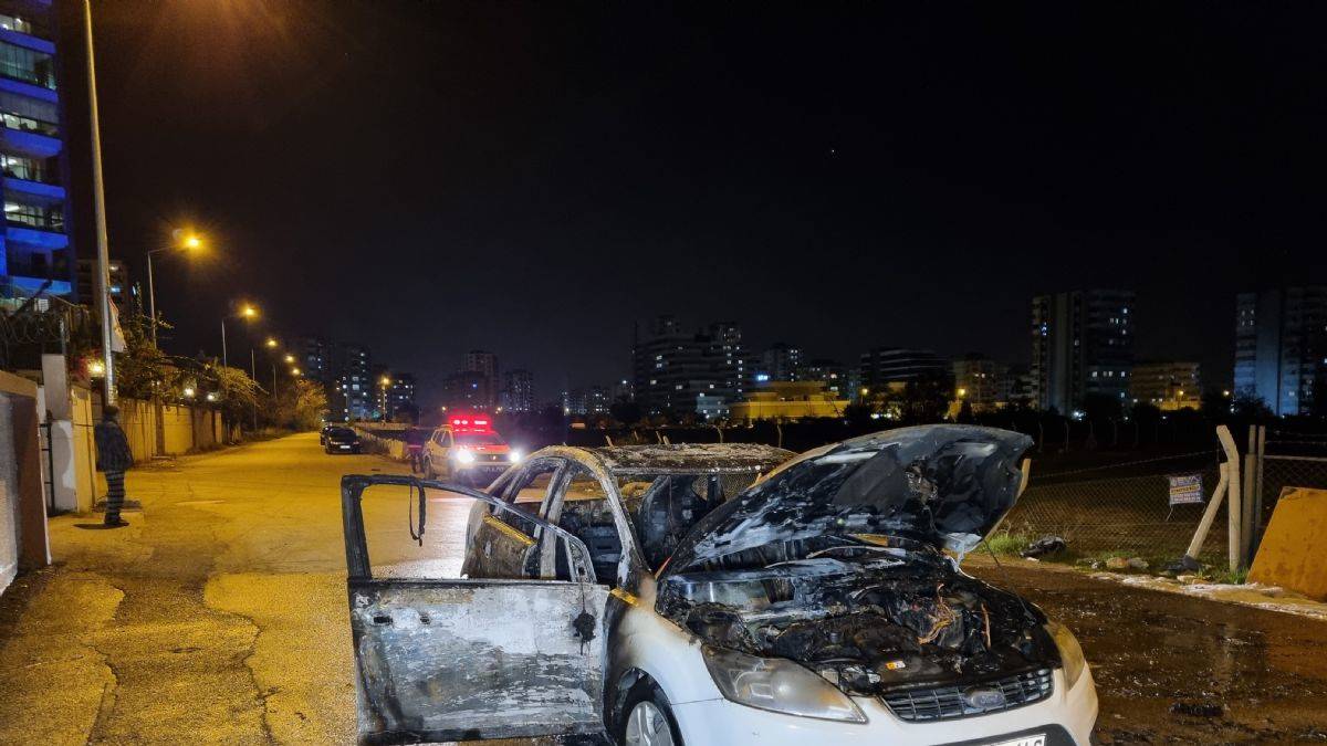 İcralık otomobilini yakıp, kullanılmaz hale getirdi