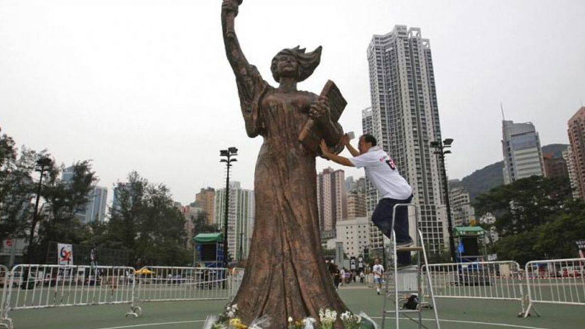Hong Kong'daki üniversitelerde 1989 Tiananmen katliamını simgeleyen heykeller kaldırıldı