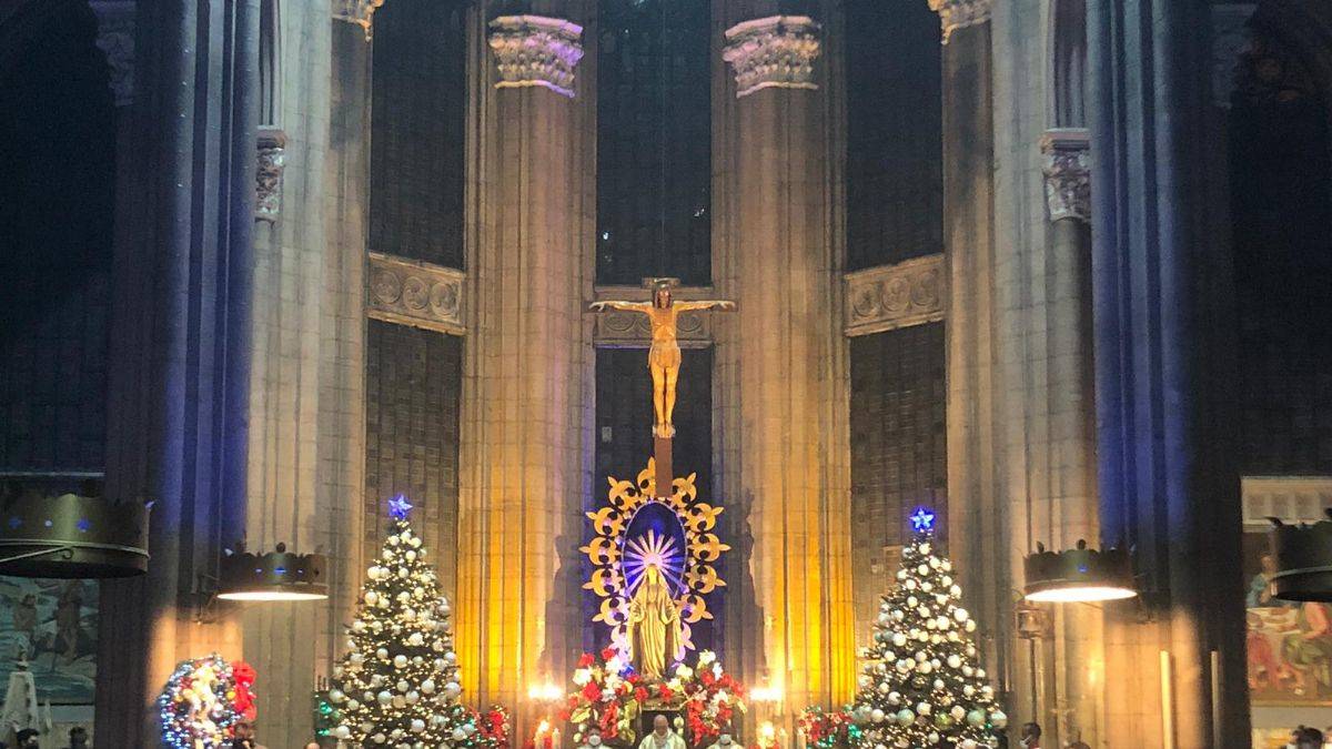 Saint Antuan Kilisesi'nde Noel ayini yapıldı