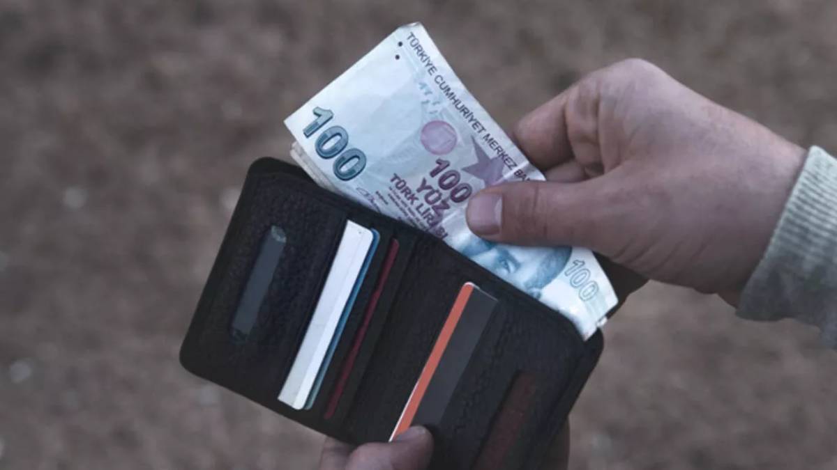 AK Parti'den ''memur ve emeklilere zam'' açıklaması