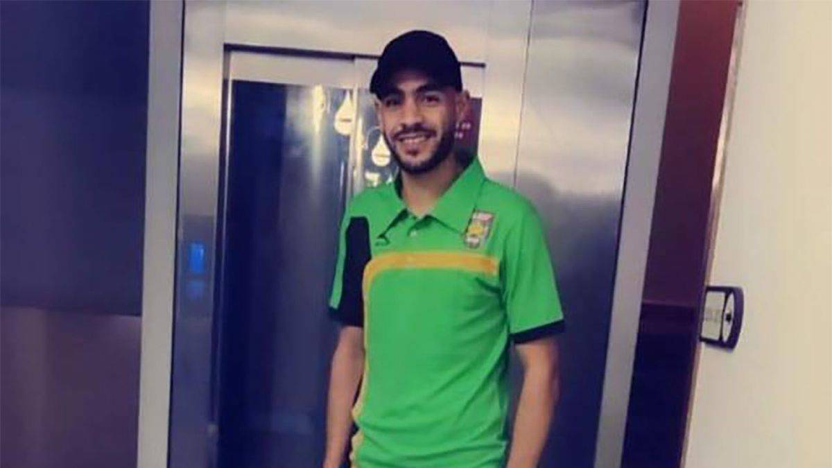 Cezayirli futbolcu maç sırasında kalp krizinden öldü