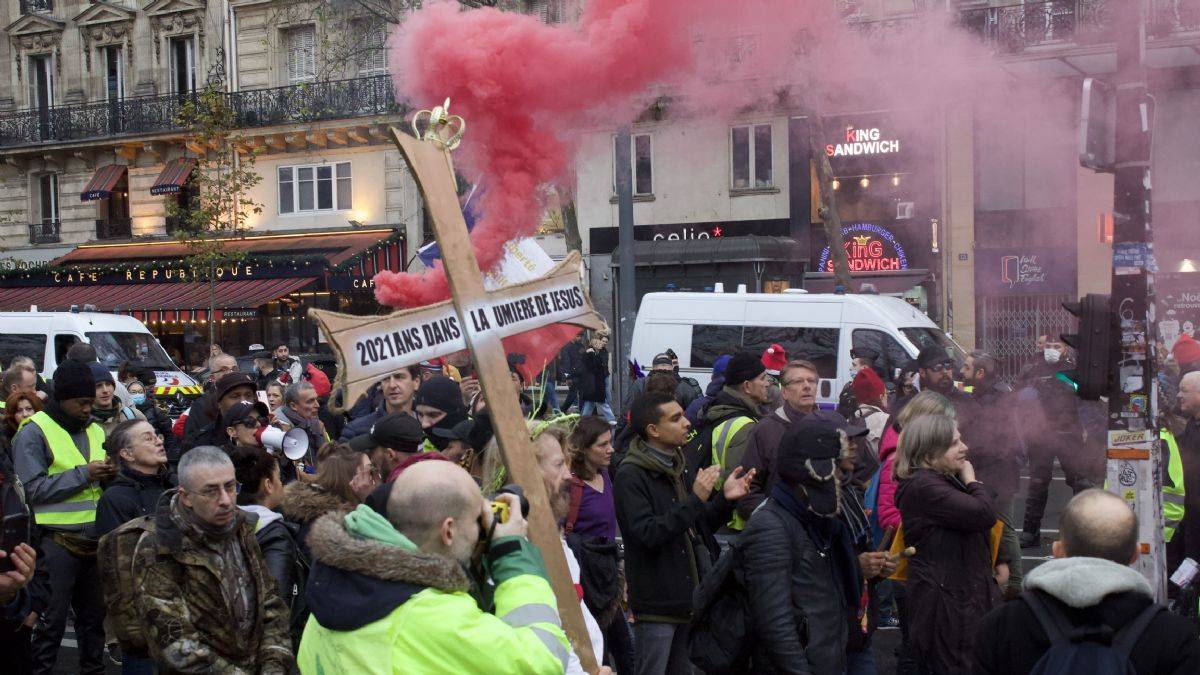 Fransa'da yine aşı isyanı